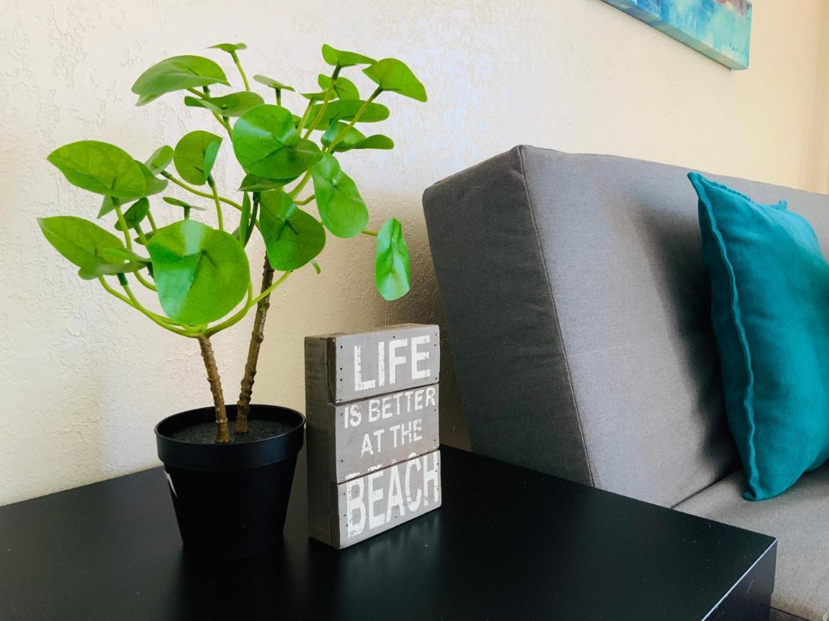 Hollywood Beach Apartments - Walk To The Beach ภายนอก รูปภาพ