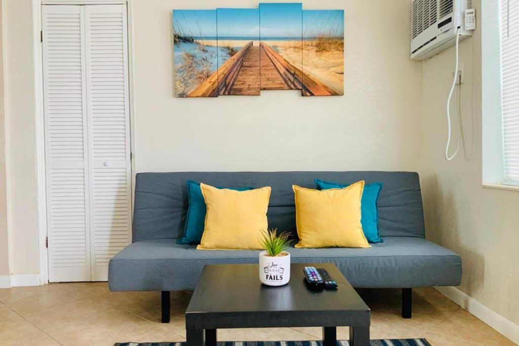 Hollywood Beach Apartments - Walk To The Beach ภายนอก รูปภาพ