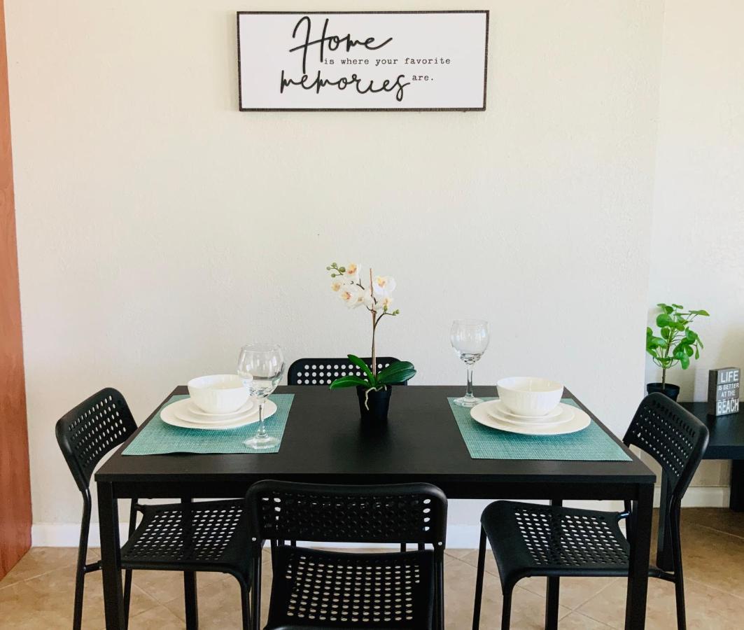 Hollywood Beach Apartments - Walk To The Beach ภายนอก รูปภาพ